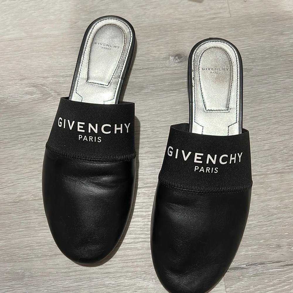 Authentic givenchy slides